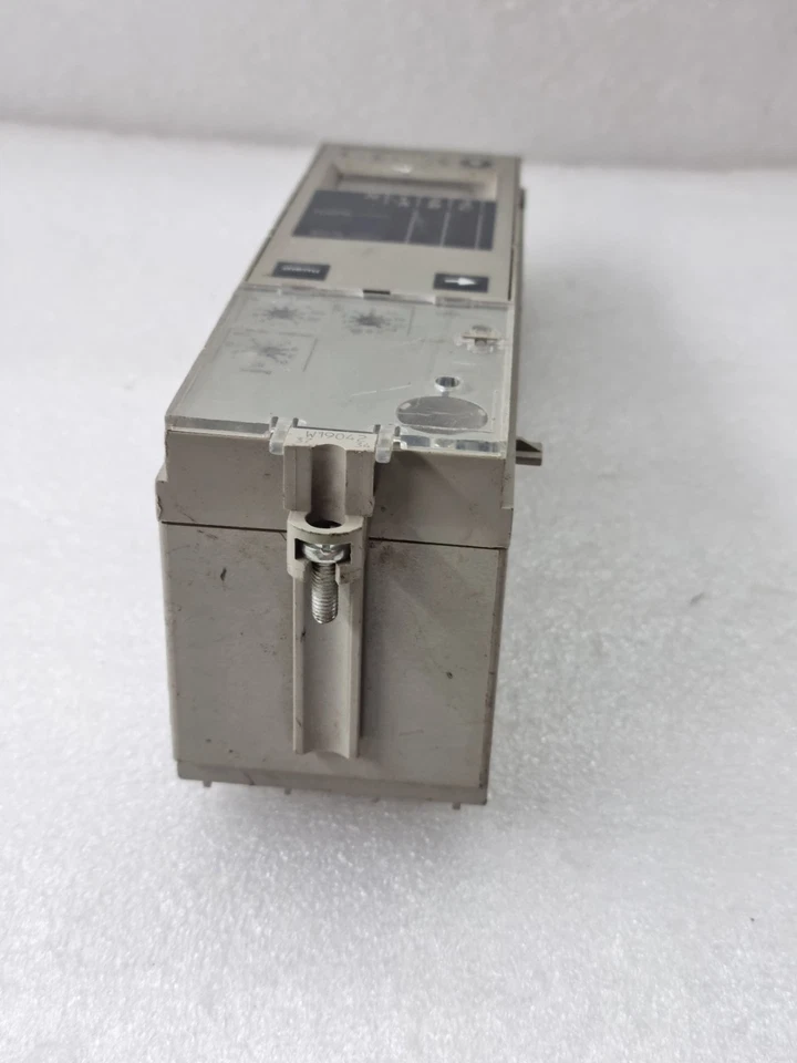 USED SCHNEIDER ELECTRIC 33071 MICROLOGIC 2.0A DIGITAL CIRCUIT BREAKER TRIP UNIT
